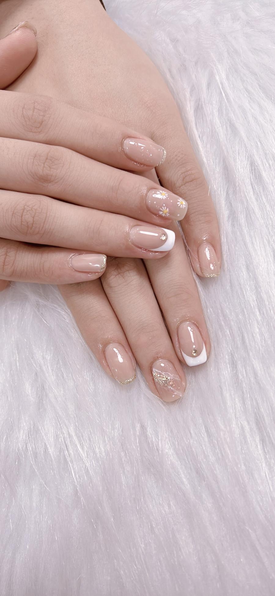 Me Nail