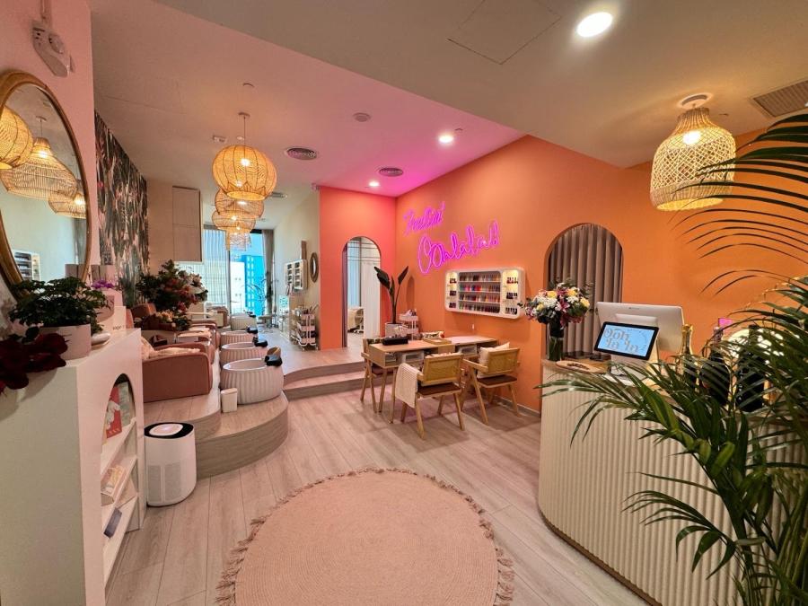 Ooh La La! Nails & Lashes Bar