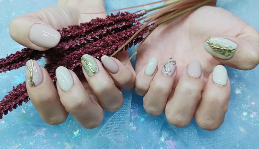 Blink Blink Nails