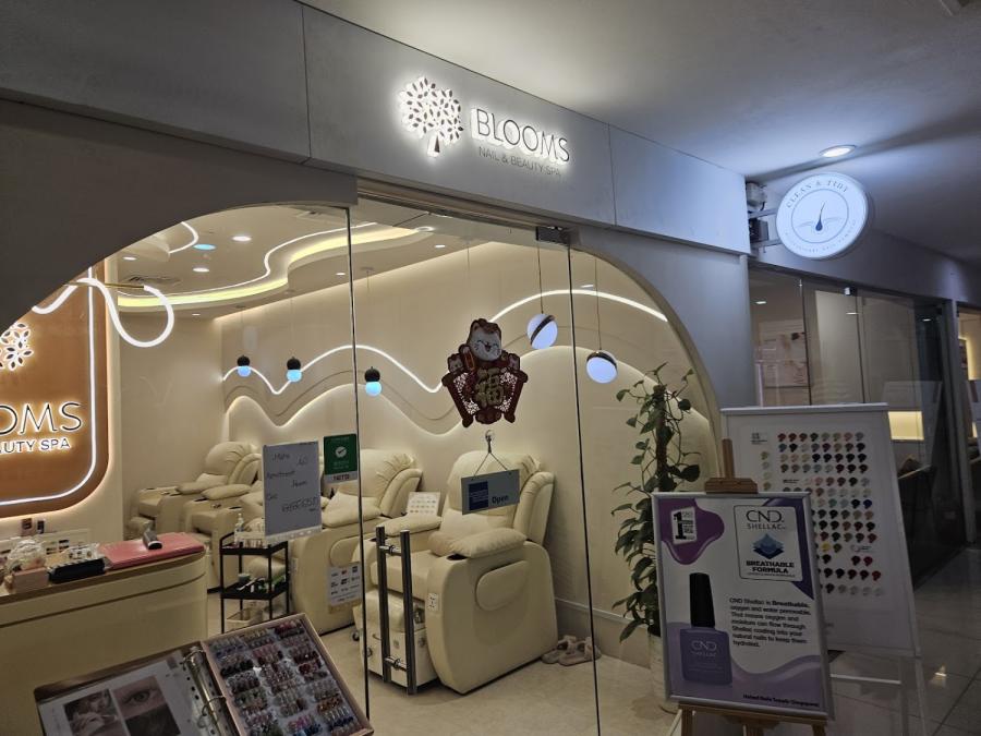 Blooms Nail & Beauty Spa