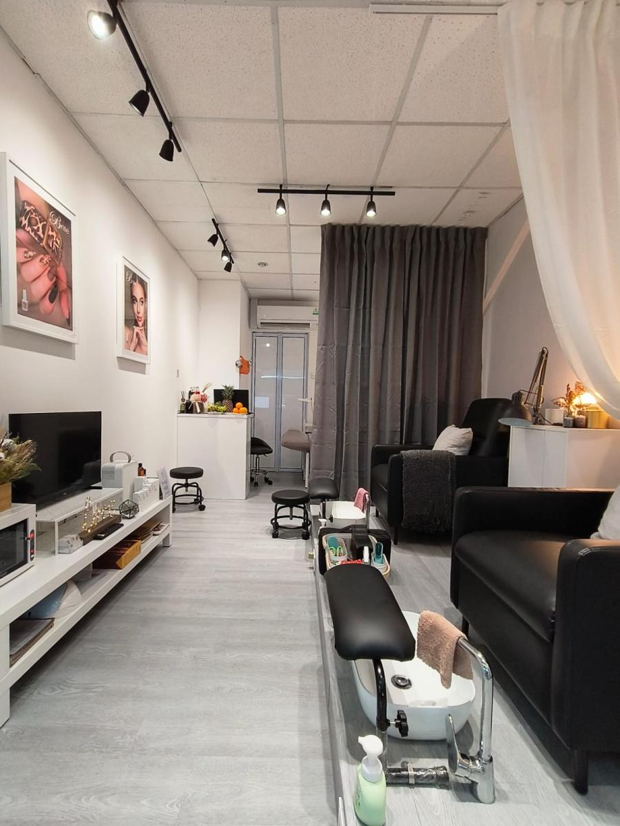 Chique Nail Studio