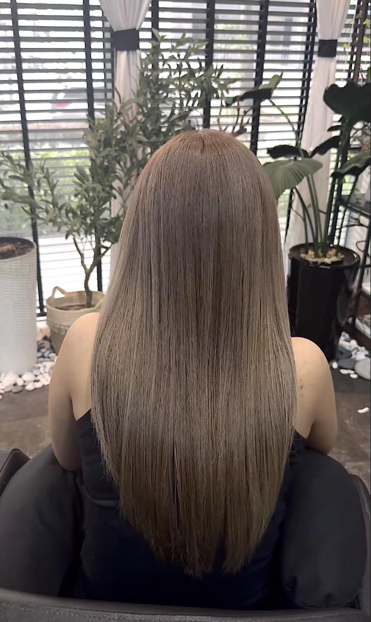 Mirror On Wall Salon : MOWSALON